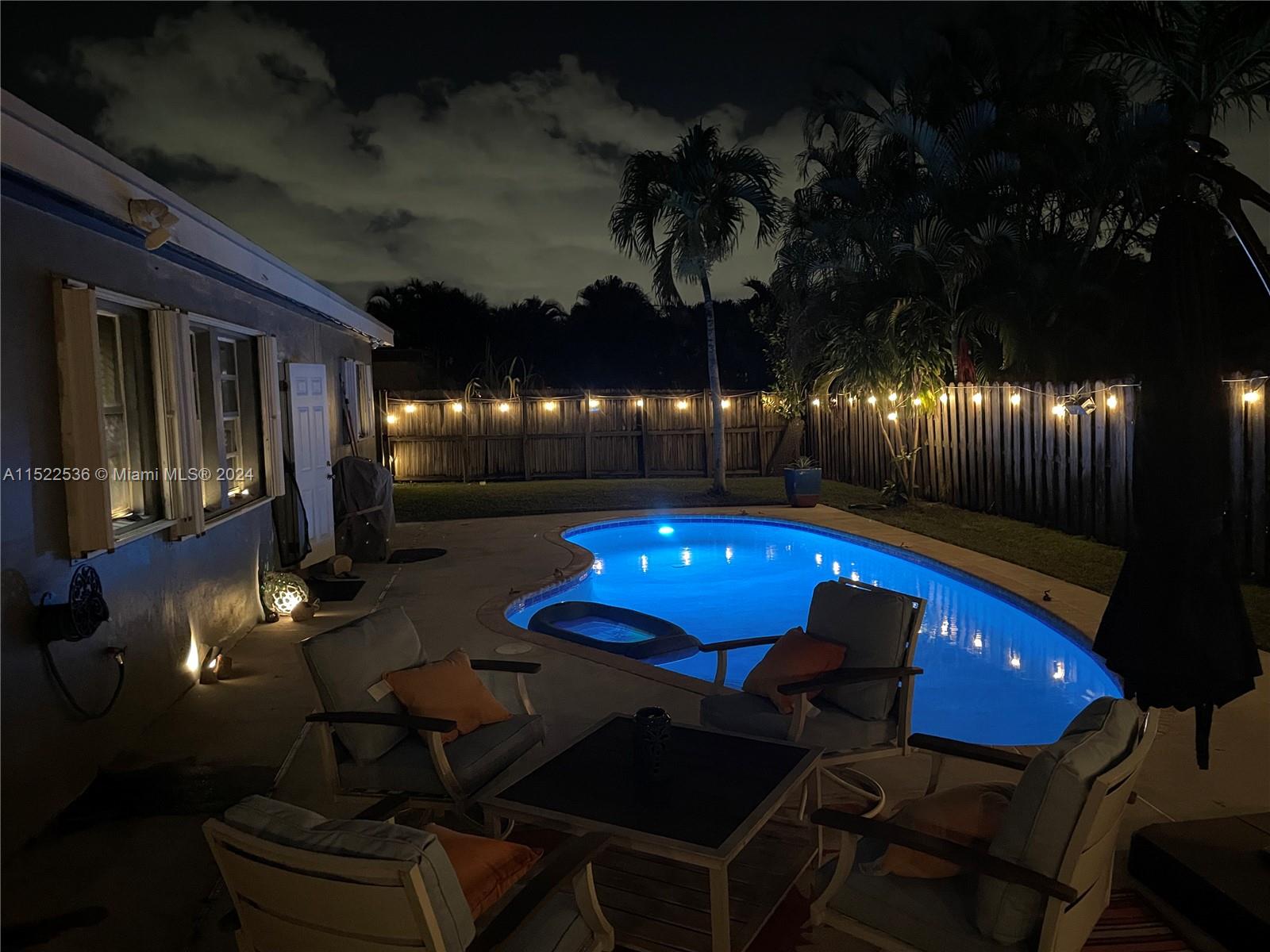 7956 Northwest 1st Ct