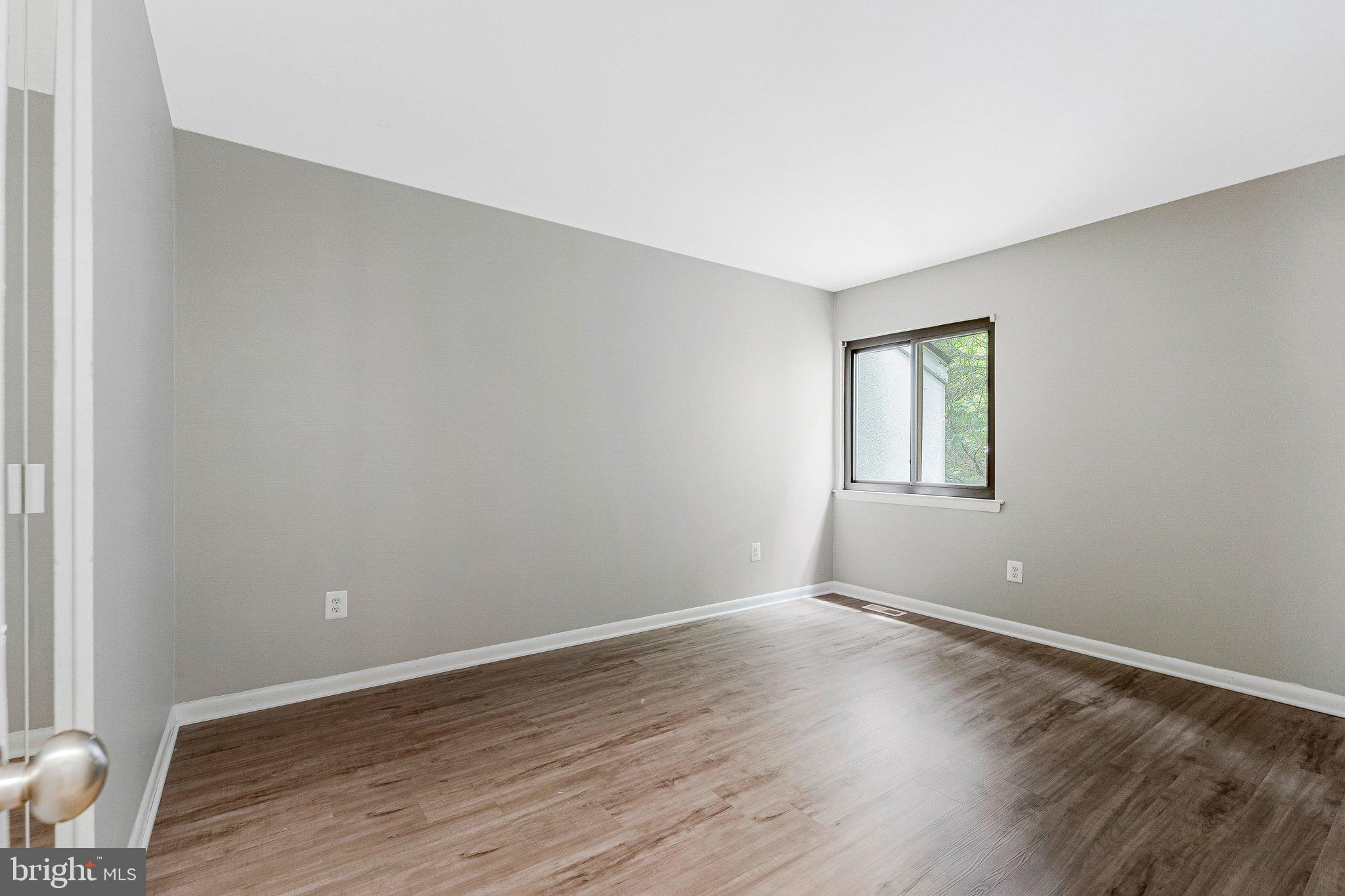 2347 Millennium Lane Reston, VA 20191 - Photo 26 of 47 Bright and airy blank canvas room.