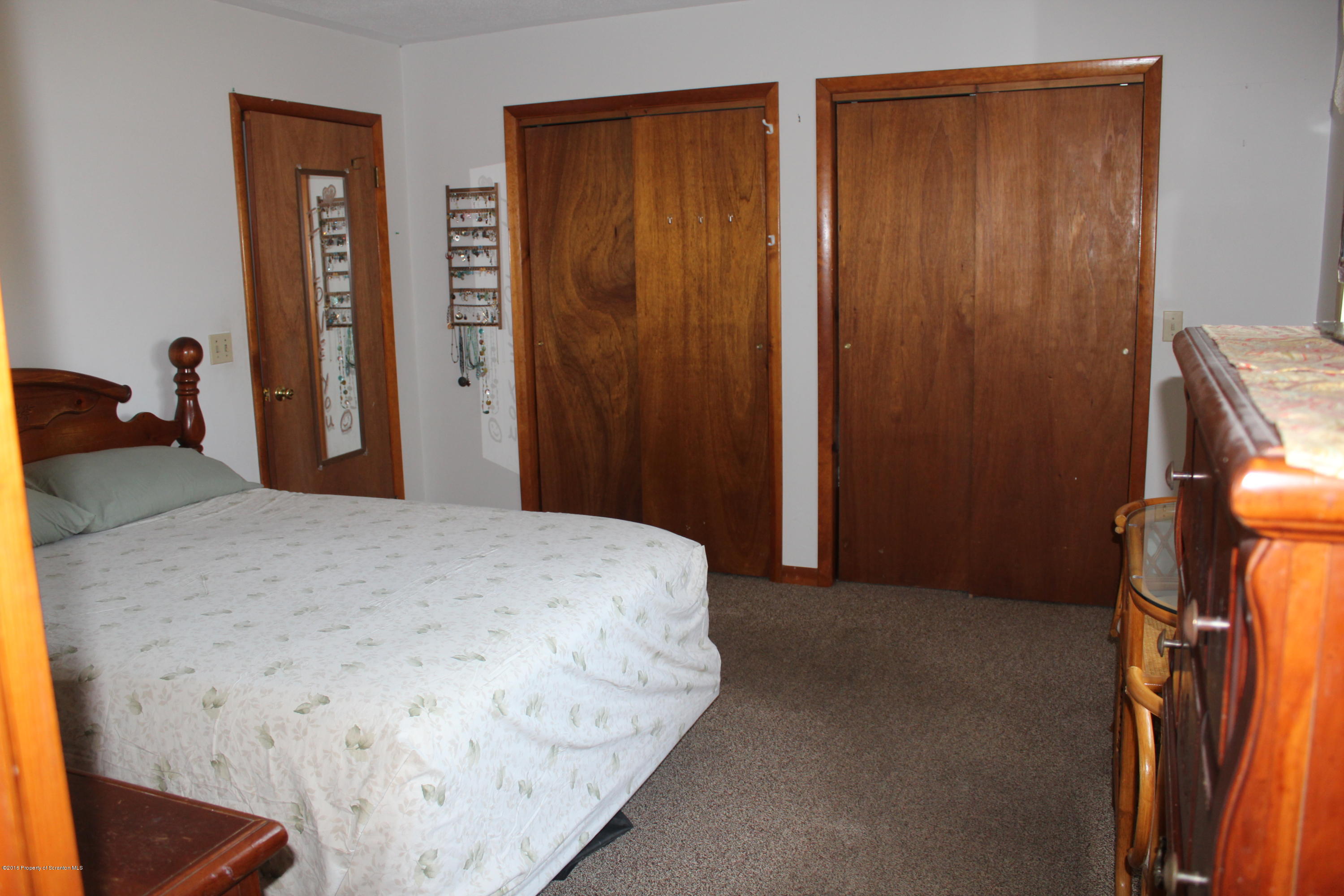 806 Scott Road Dickson City, PA 18519 - Photo 12 of 23 Gallery Image 12