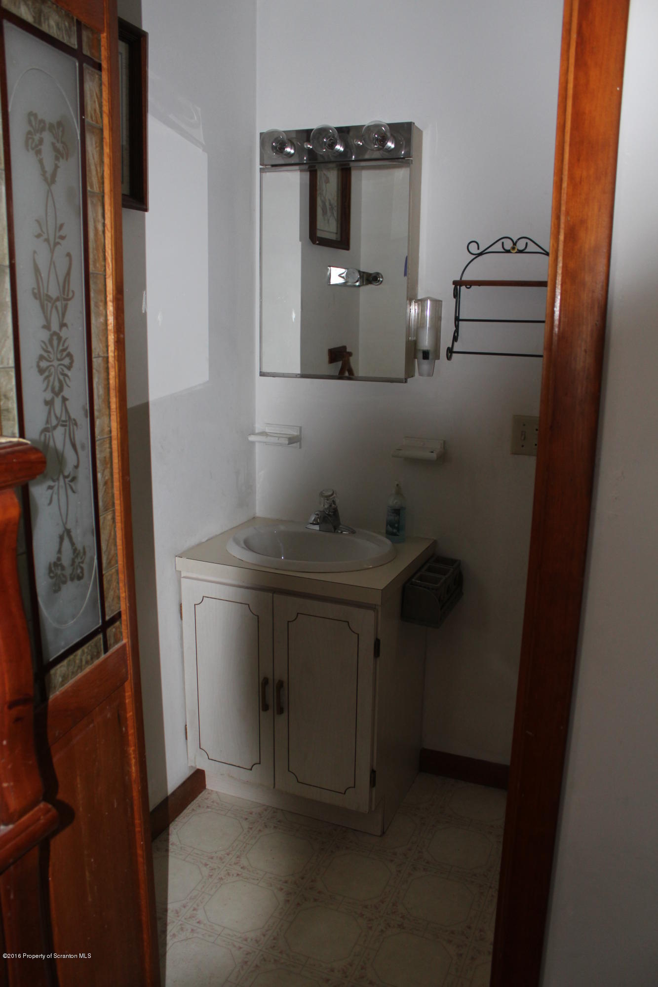 806 Scott Road Dickson City, PA 18519 - Photo 13 of 23 Gallery Image 13