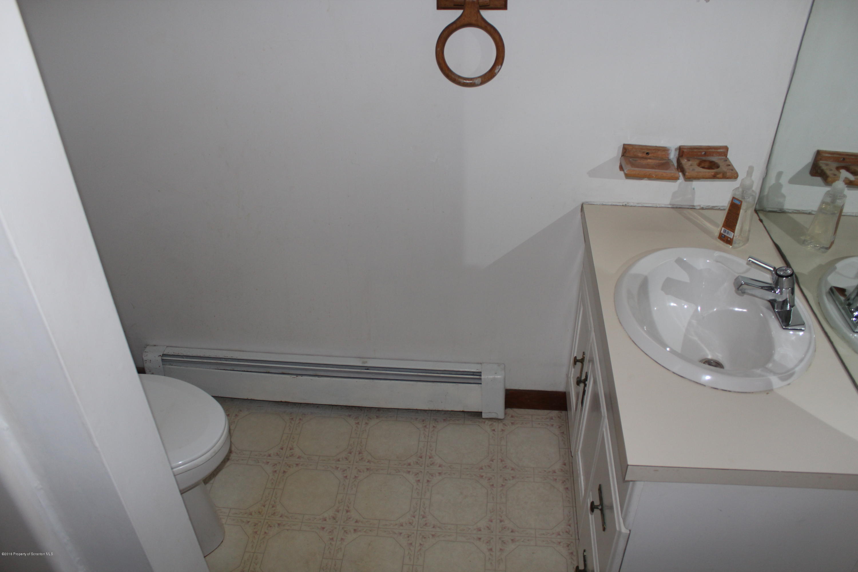 806 Scott Road Dickson City, PA 18519 - Photo 16 of 23 Gallery Image 16