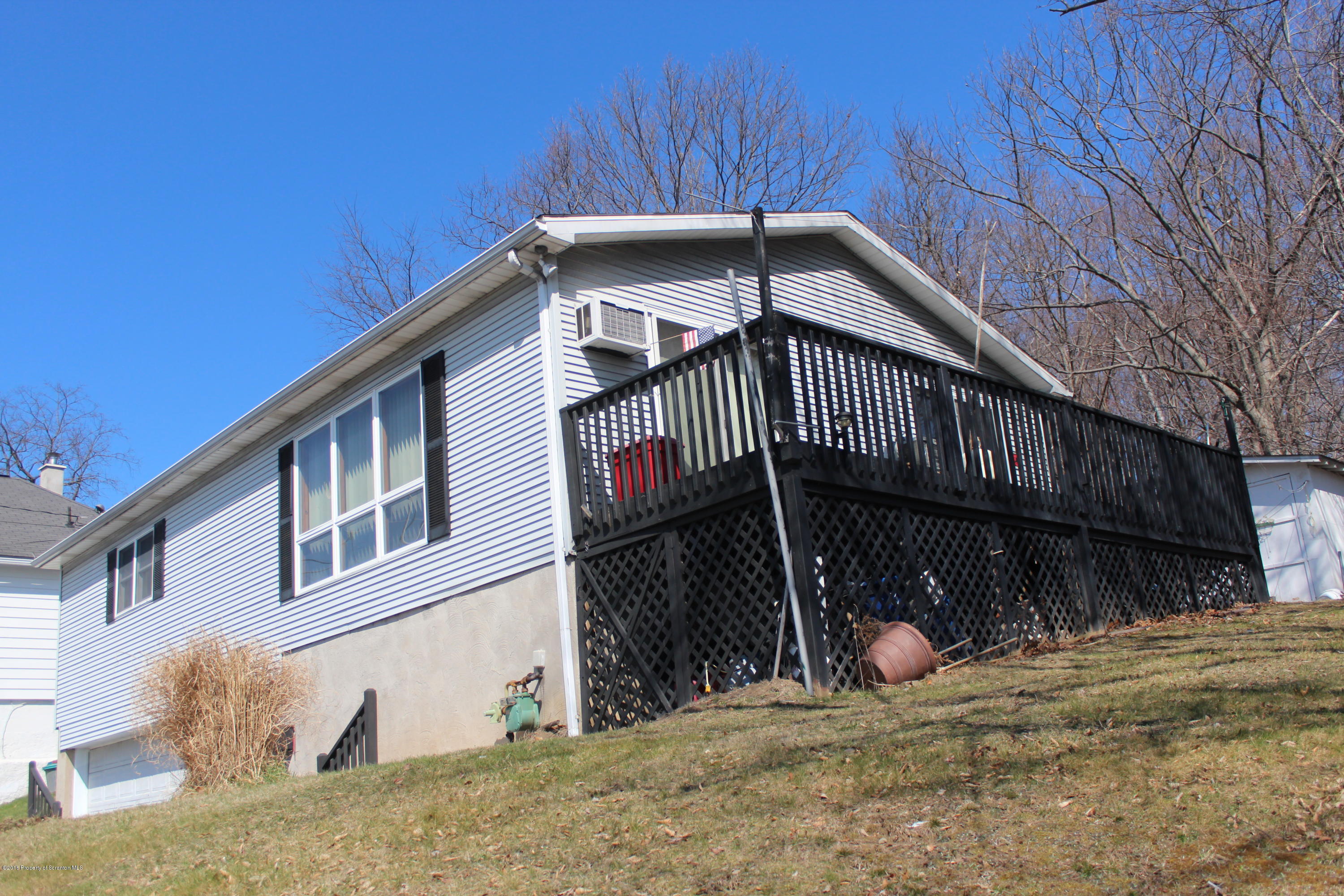 806 Scott Road Dickson City, PA 18519 - Photo 3 of 23 Gallery Image 3