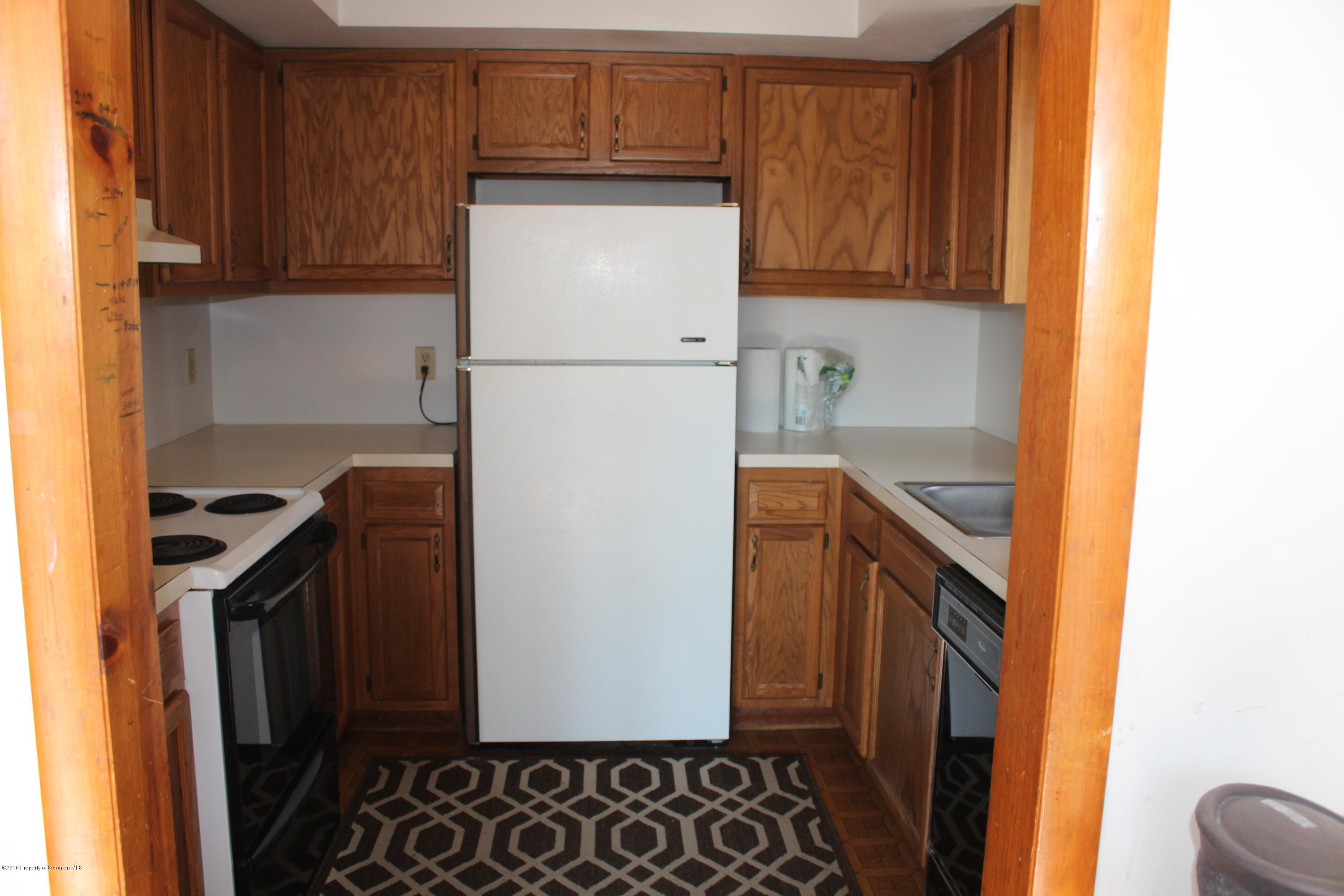 806 Scott Road Dickson City, PA 18519 - Photo 5 of 23 Gallery Image 5