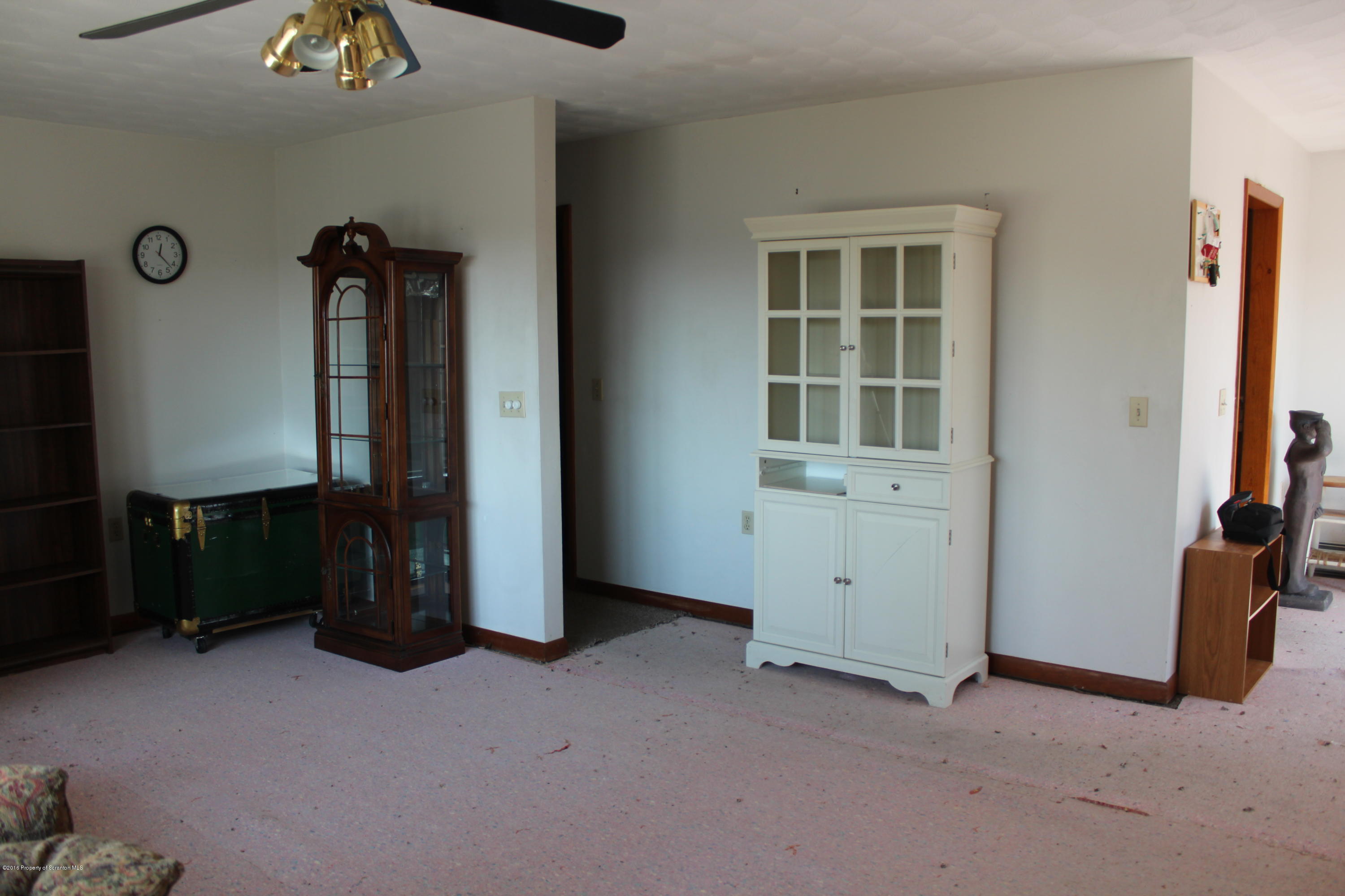 806 Scott Road Dickson City, PA 18519 - Photo 10 of 23 Gallery Image 10