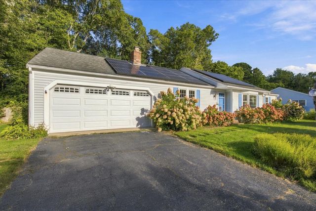 $689,900 | 402 Prince Hinckley Road, Centerville, MA 02632