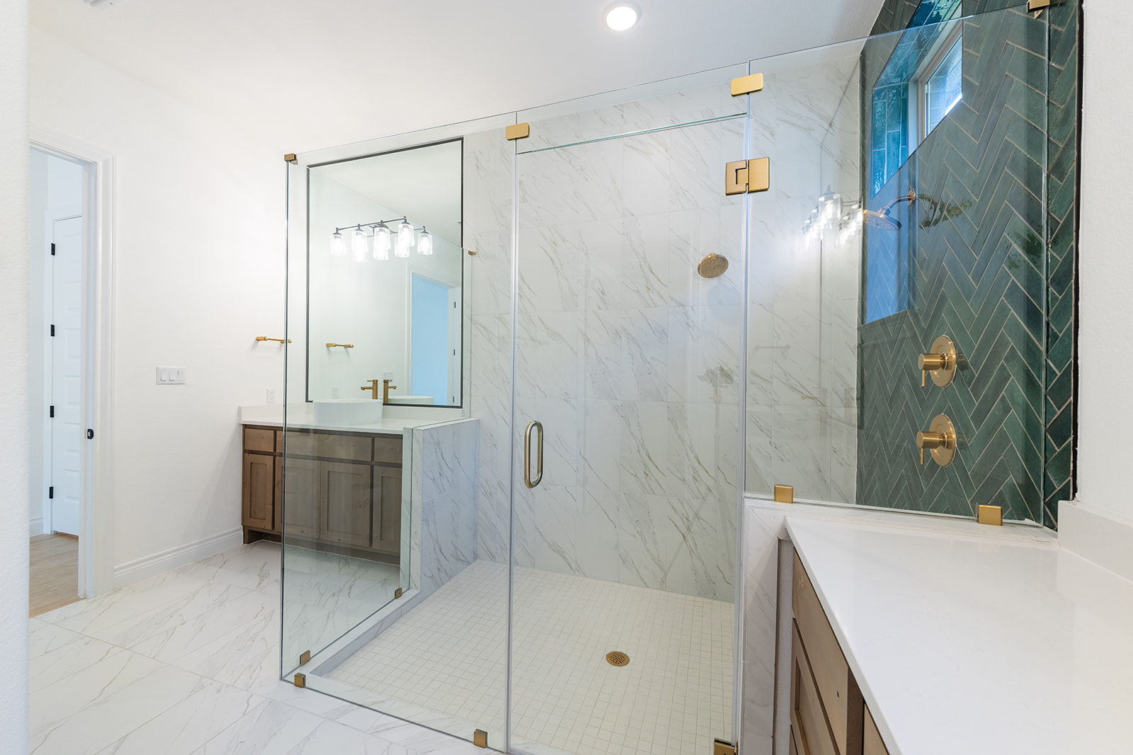 109 Strawberry Lane Georgetown, TX 78628 - Photo 18 of 40 a bathroom with a bathtub and a shower