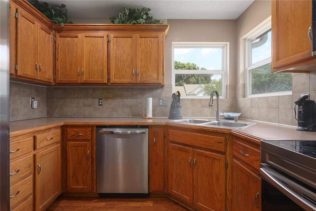 205 Echo Ridge Buckner, MO 64016 - Photo 12 of 28