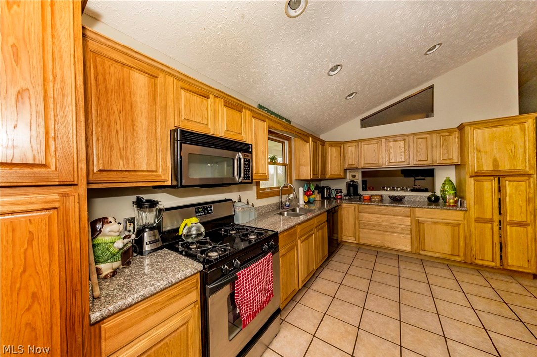 546 Wall Road Wadsworth, OH 44281 - Photo 8 of 19 Gallery Image 8