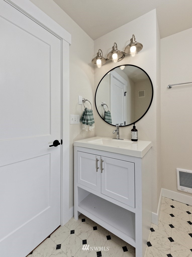 421 Orre Nobles Road Union, WA 98592 - Photo 14 of 25 Gallery Image 14