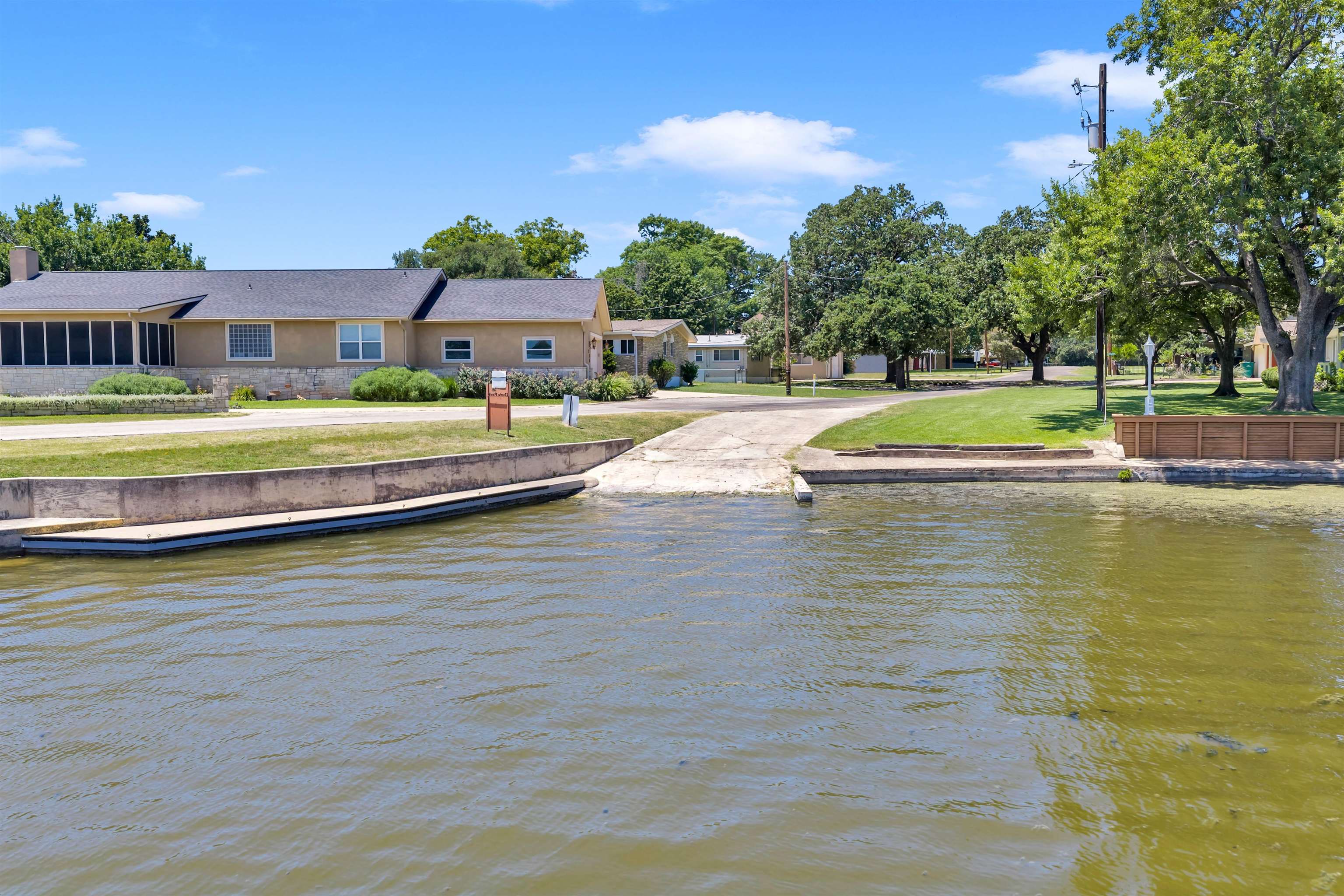 210 Robin Road Highland Haven, TX 78654 - Photo 31 of 35 Gallery Image 31
