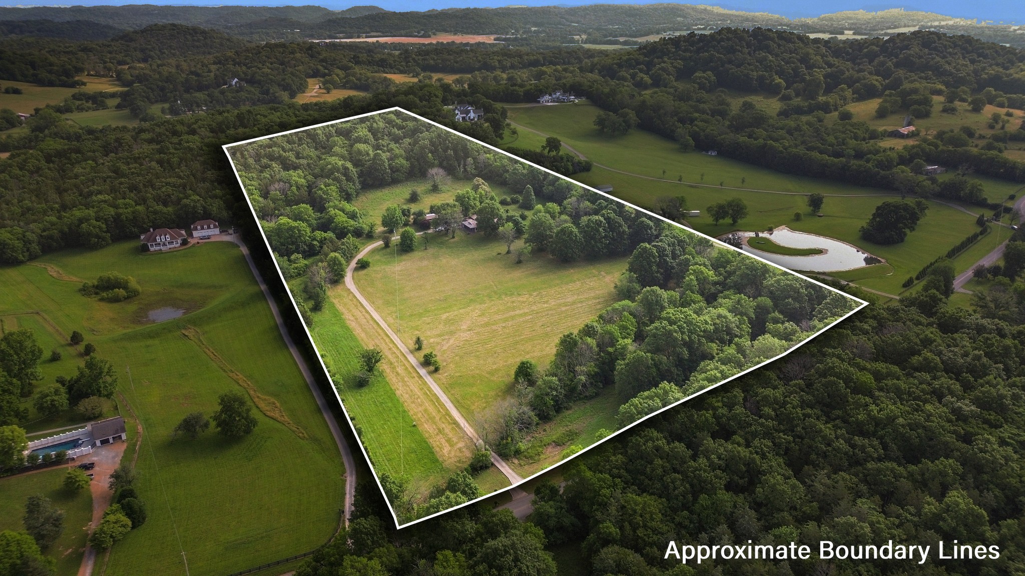 1896 West Harpeth Road Franklin, TN 37064 - Photo 2 of 24 a view of a lake