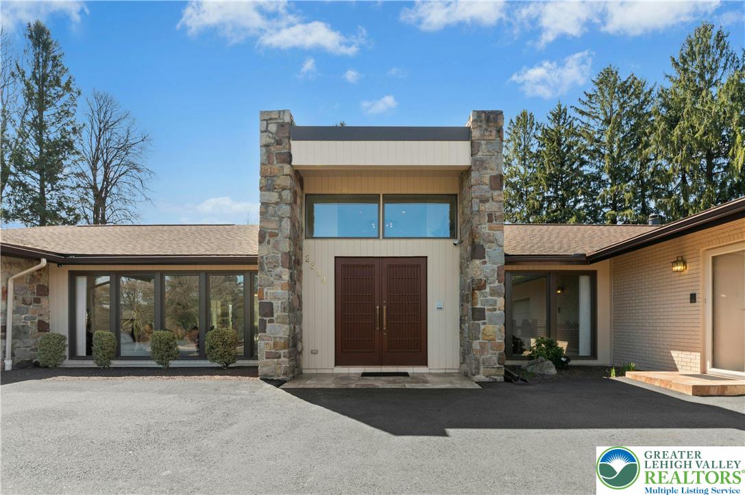 2334 Riverbend Road Allentown, PA 18103 - Photo 3 of 44