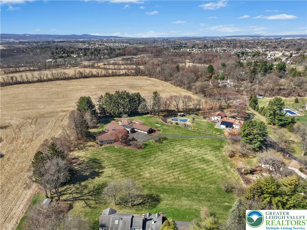 2334 Riverbend Road Allentown, PA 18103 - Photo 4 of 44