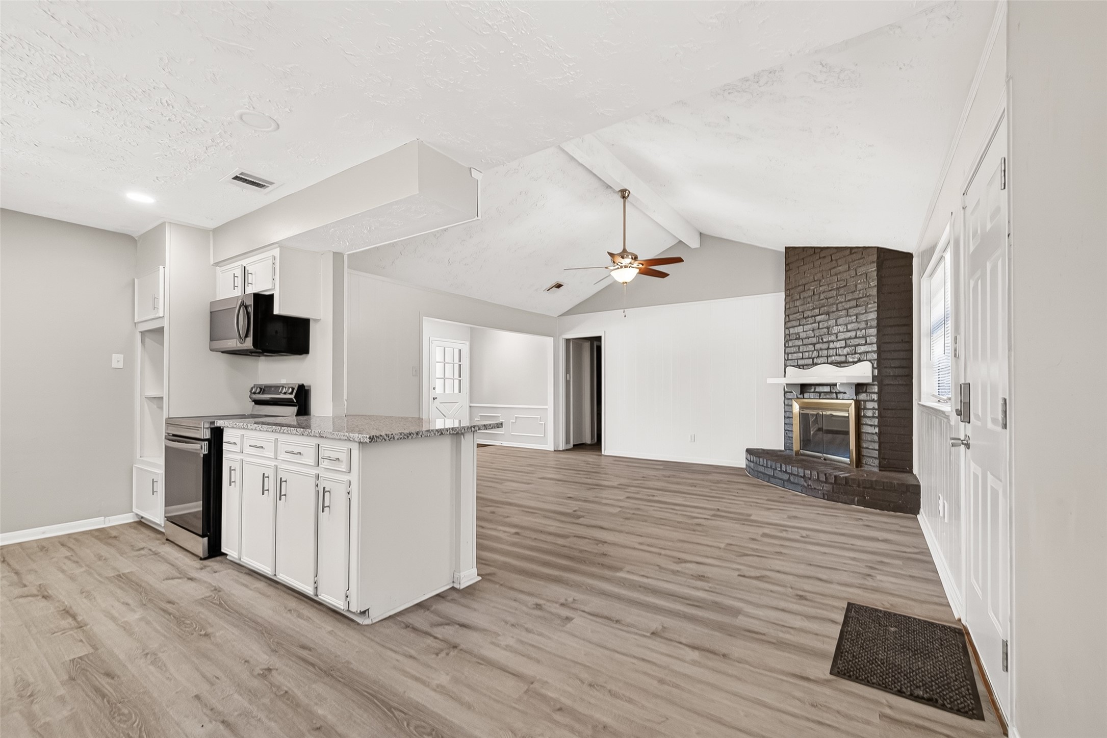 23235 Earlmist Drive Spring, TX 77373 - Photo 9 of 26 Kitchen opens to den