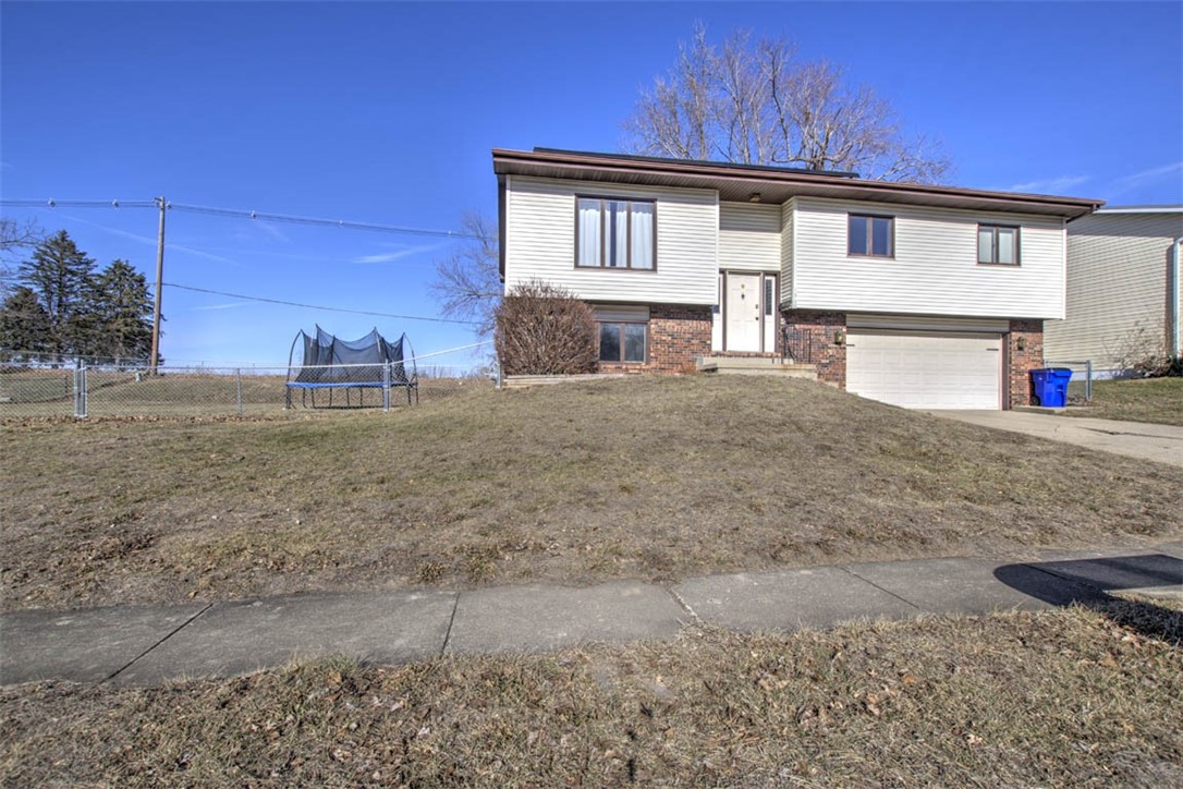 1960 West Melrose Drive Decatur, IL 62526 - Photo 2 of 31 Gallery Image 2