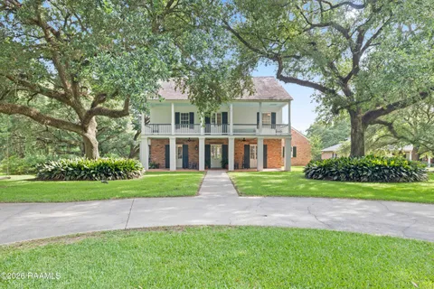 $695,000 | 1005 Loreauville Road, New Iberia, LA 70563