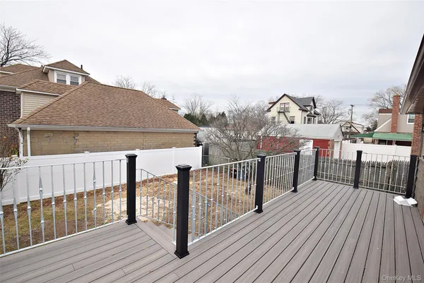 a view of entryway with a front door