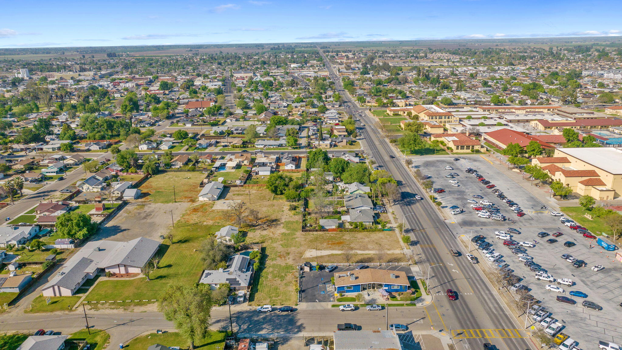 271 South Lemoore Avenue Lemoore, CA 93245 - Photo 12 of 16 13-web-or-mls-DJI_20260318160957_0622_D