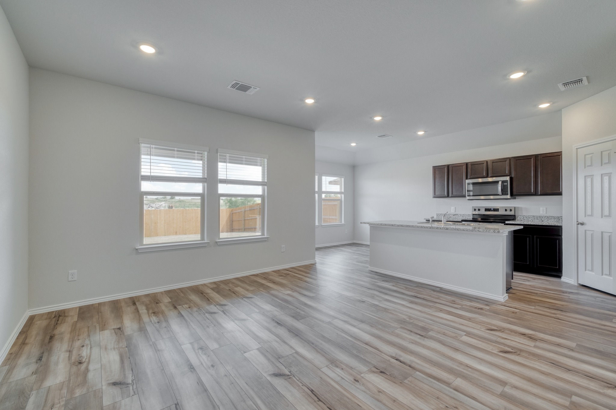167 McNamara Court Jarrell, TX 76537 - Photo 5 of 19
