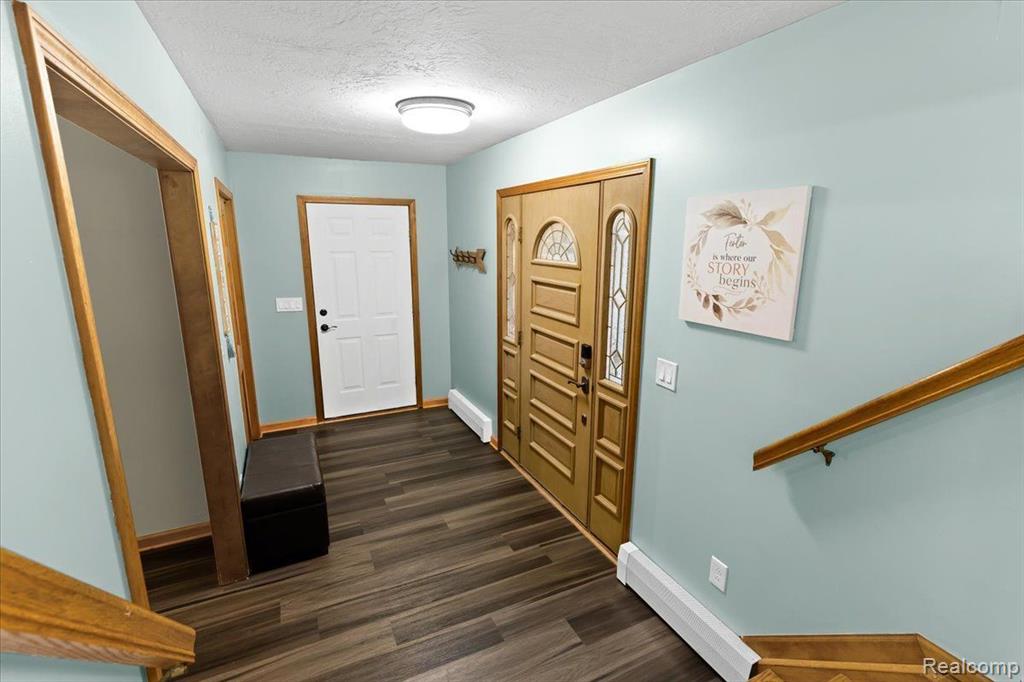 1415 Rose Center Road Fenton, MI 48430 - Photo 6 of 40