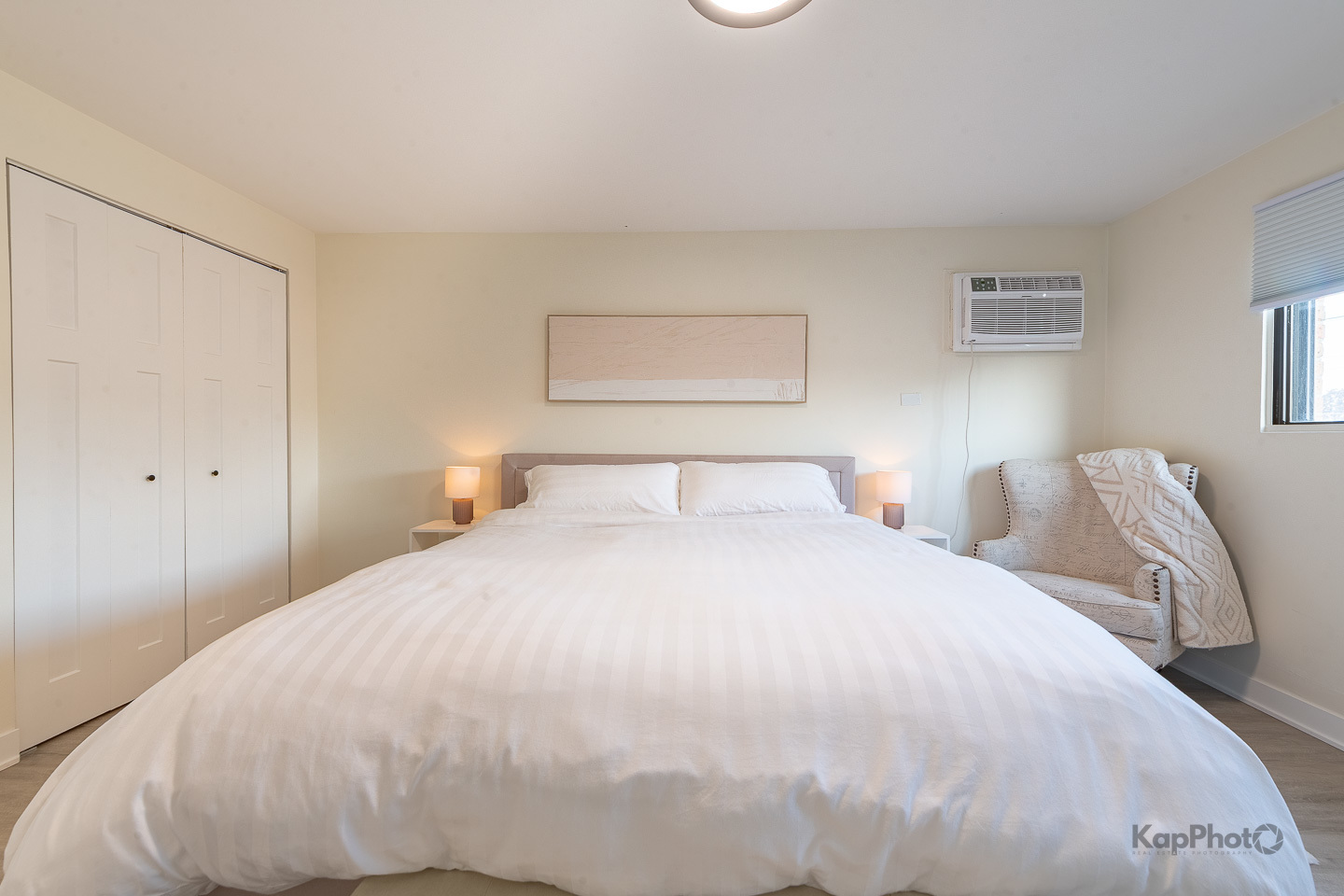 6612 West 64th Place, Unit 2W Chicago, IL 60638 - Photo 16 of 28 a large white bed in a white room