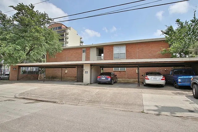$895 | 3702 Flora Street, Unit 1, Houston, TX 77006