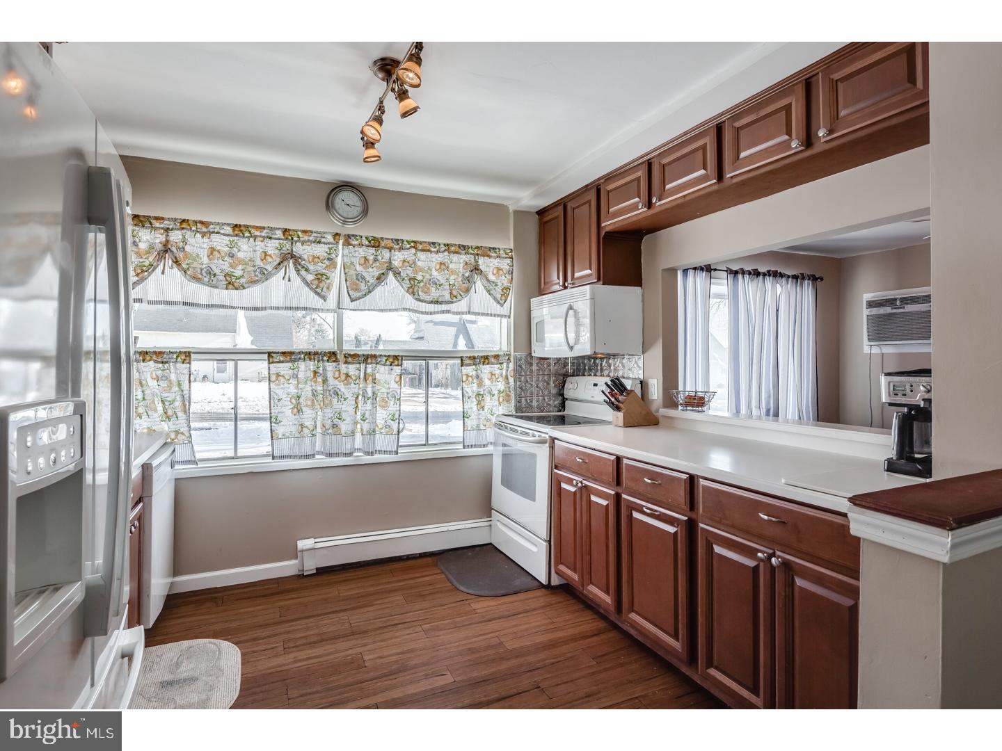 45 Rustleaf Lane Levittown, PA 19055 - Photo 6 of 20 Gallery Image 6