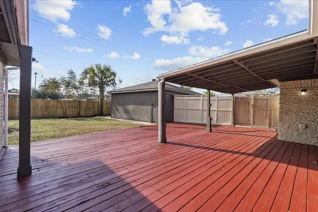 $330,000 | 15514 Diana Lane, Houston, TX 77062