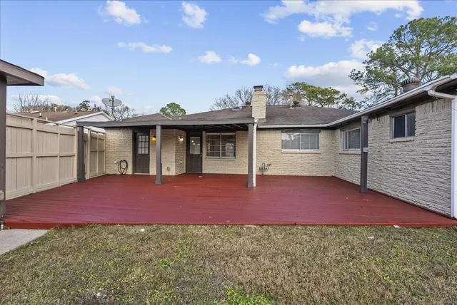$330,000 | 15514 Diana Lane, Houston, TX 77062