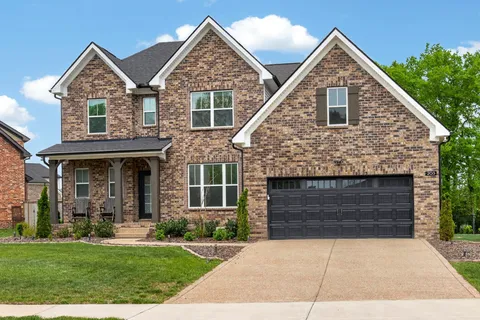$564,000 | 203 Strongpoint Drive, Hendersonville, TN 37075