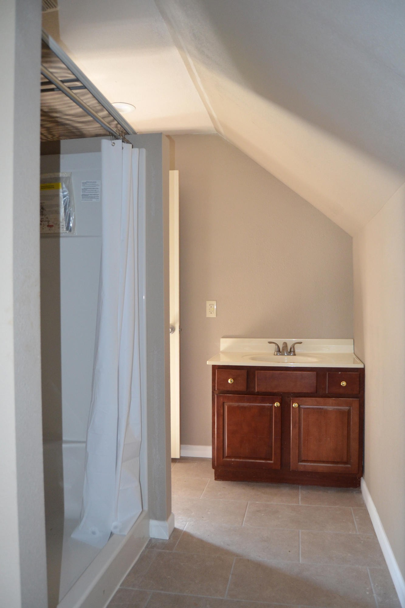 3148 Deep Draw Road Crossville, TN 38555 - Photo 36 of 40 a view of an empty room and closet area
