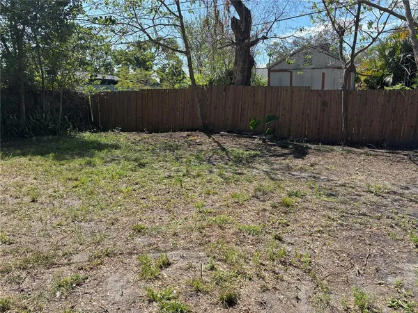 $1,800 | 2162 46th Avenue North, St. Petersburg, FL 33714