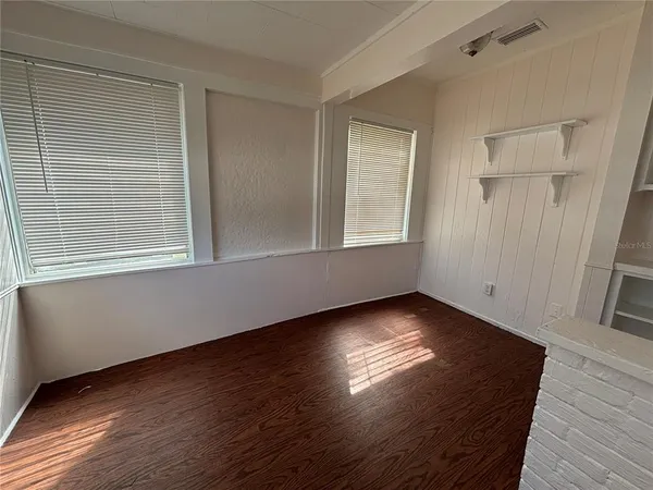 $1,800 | 2162 46th Avenue North, St. Petersburg, FL 33714