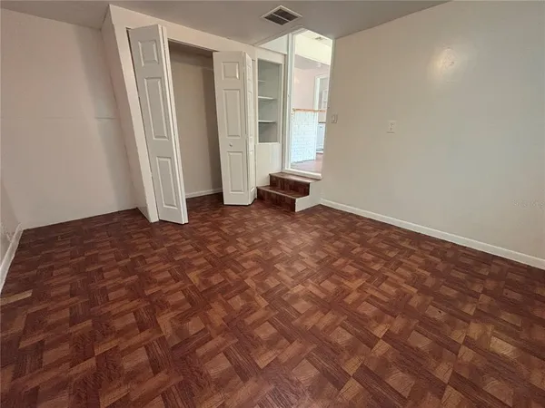 $1,800 | 2162 46th Avenue North, St. Petersburg, FL 33714