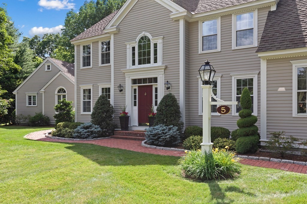 5 Cutter Hill Road Hingham, MA 02043 - Photo 3 of 42 Gallery Image 3