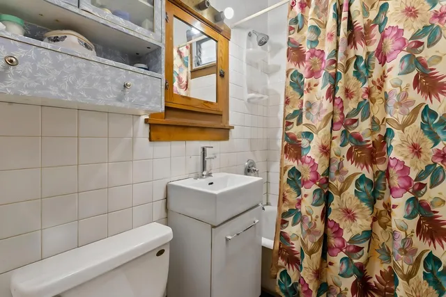 a picture of a bench in front of door