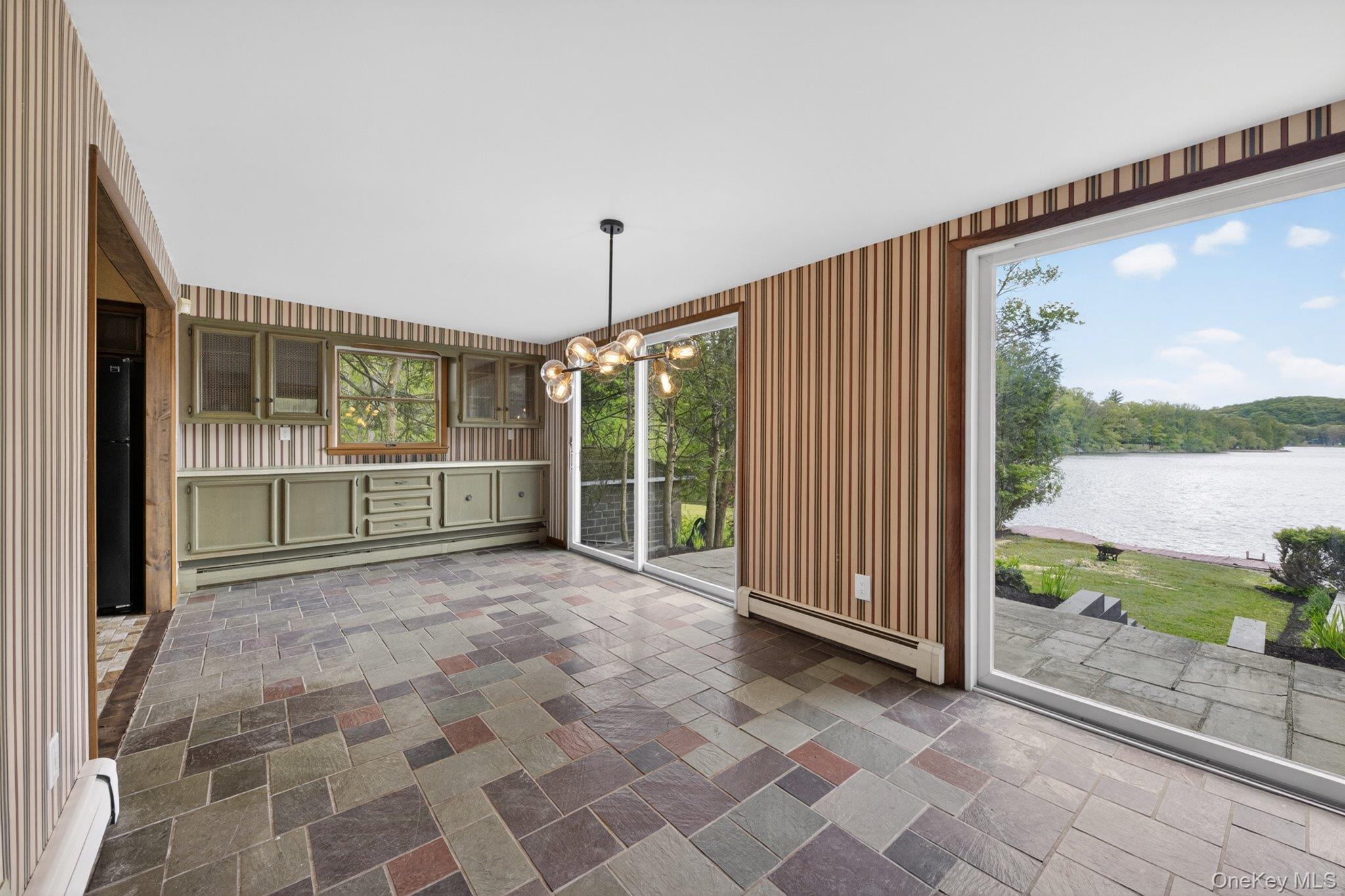 378 Lake Shore Road Putnam Valley, NY 10579 - Photo 10 of 38