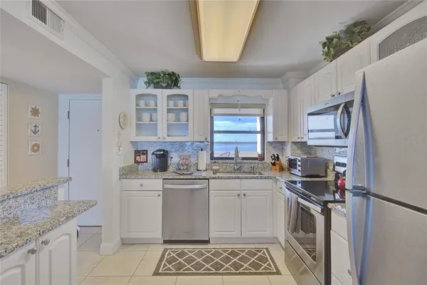 $3,600 | 1270 Gulf Boulevard, Unit 1003, Clearwater, FL 33767