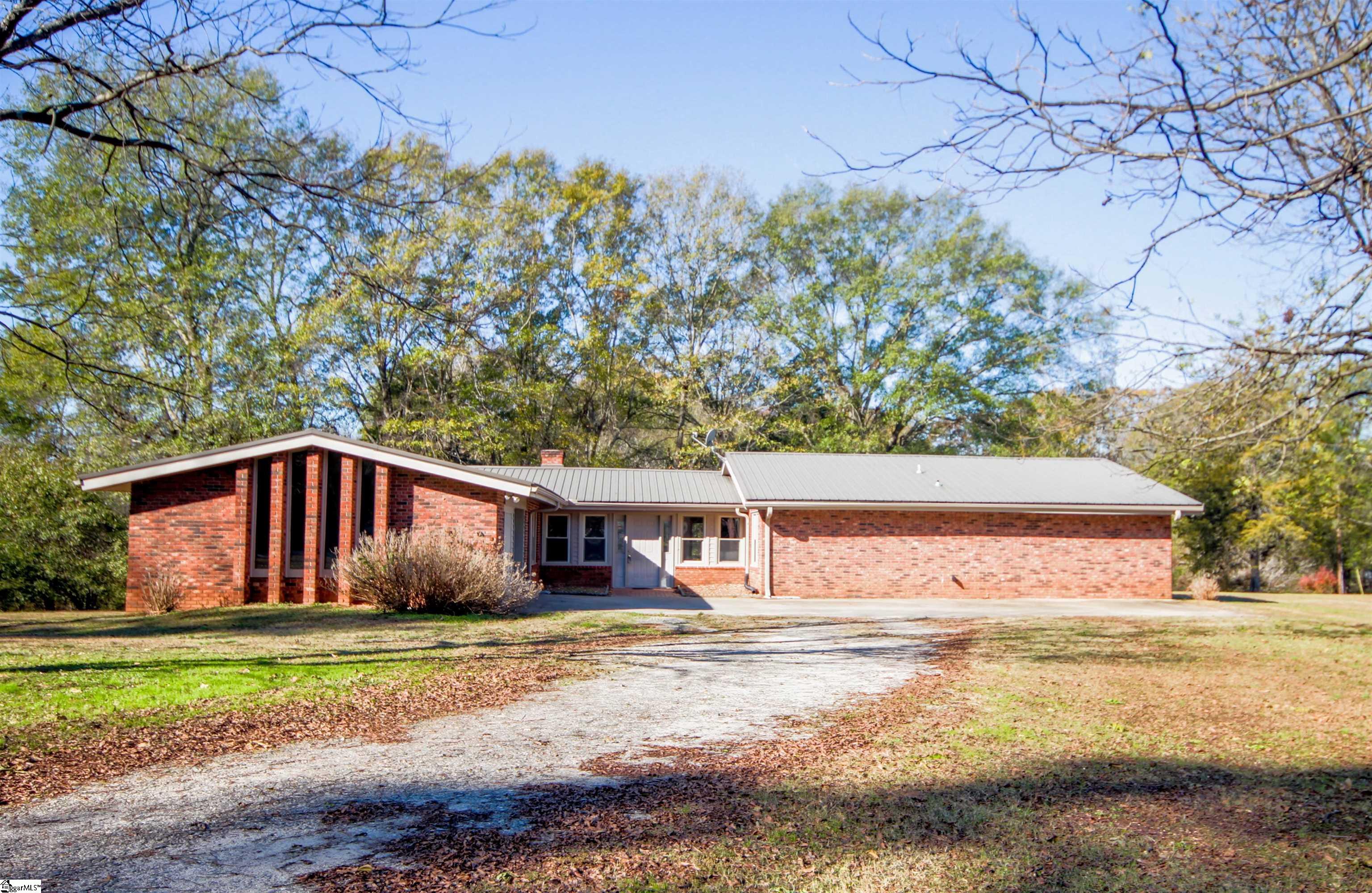 118 State Rd S-42-4272 Woodruff, SC 29388 - Photo 1 of 28