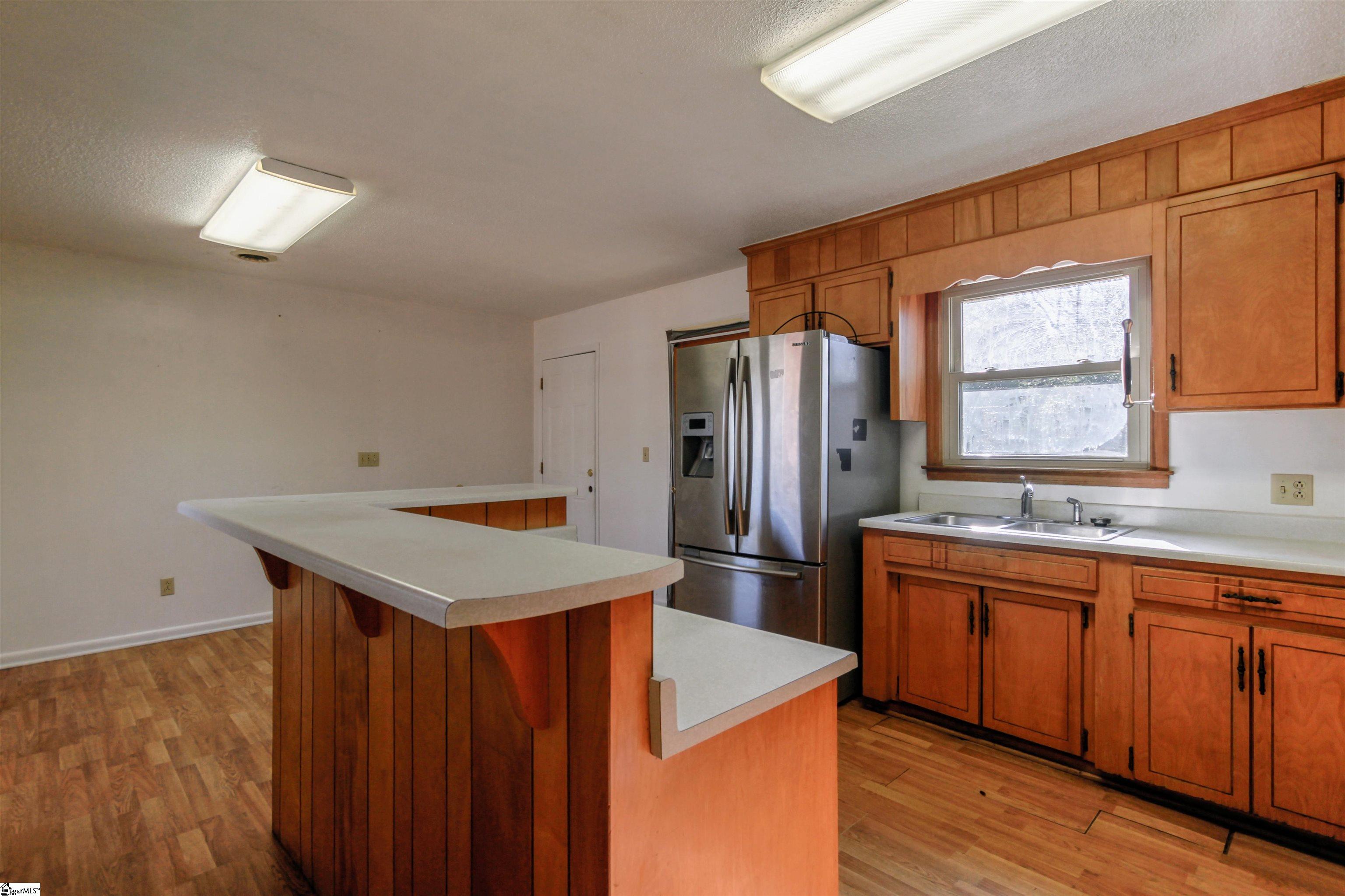 118 State Rd S-42-4272 Woodruff, SC 29388 - Photo 6 of 28