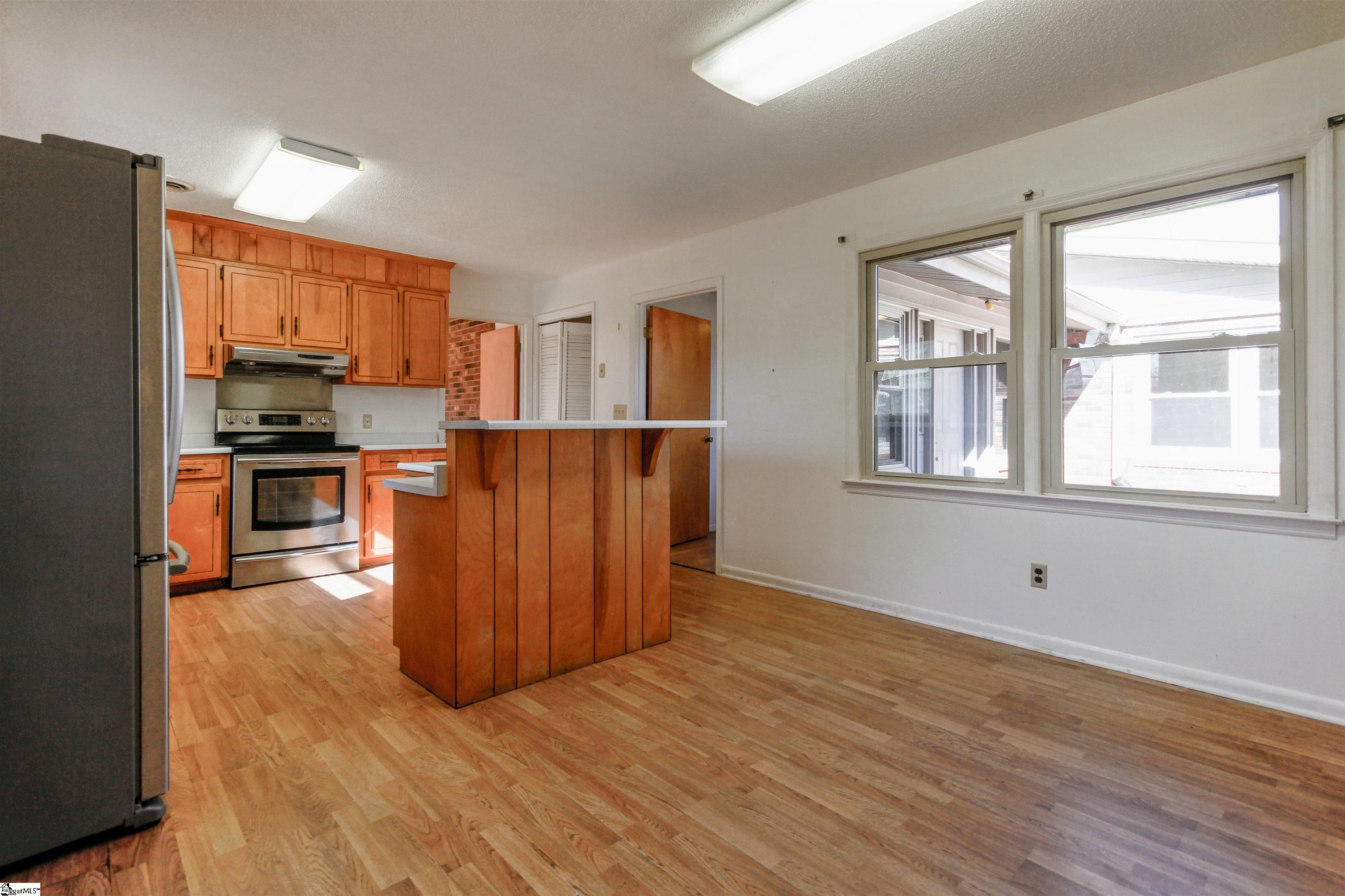 118 State Rd S-42-4272 Woodruff, SC 29388 - Photo 7 of 28