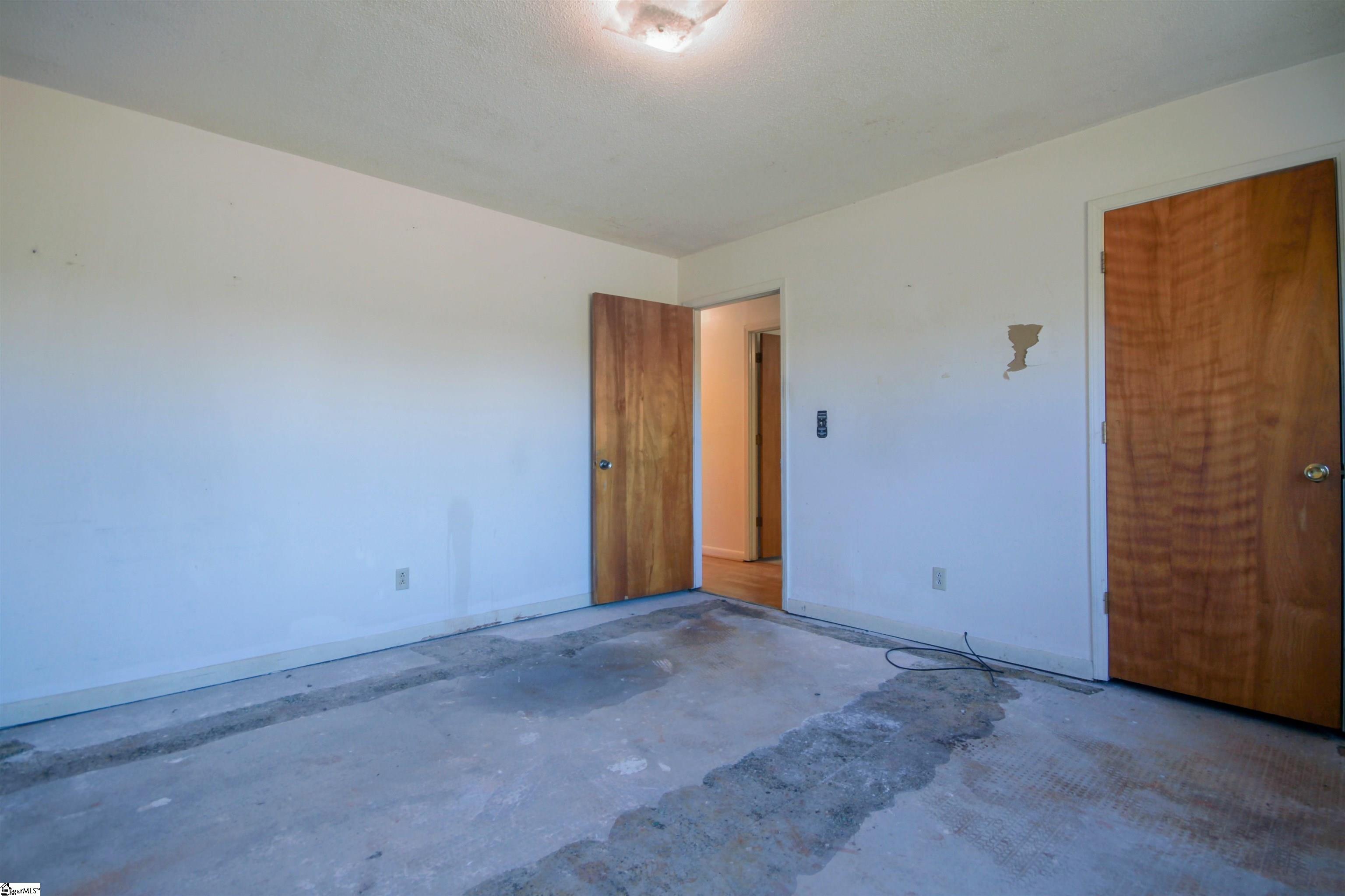 118 State Rd S-42-4272 Woodruff, SC 29388 - Photo 9 of 28