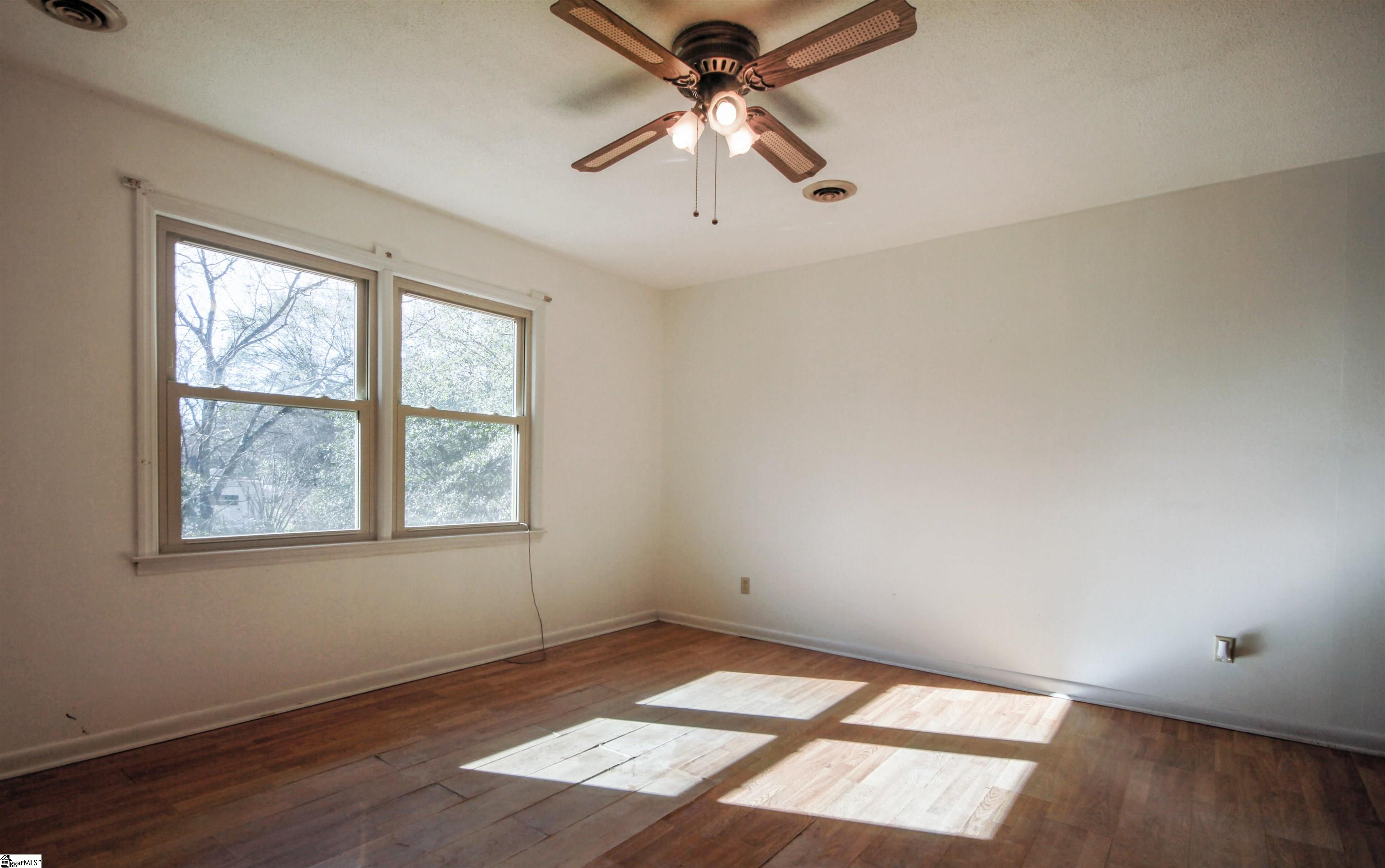 118 State Rd S-42-4272 Woodruff, SC 29388 - Photo 10 of 28