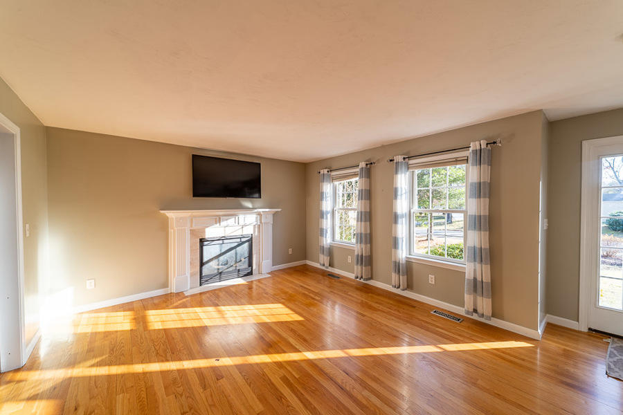 68 Brewster Road Mashpee, MA 02649 - Photo 2 of 33 Living Area