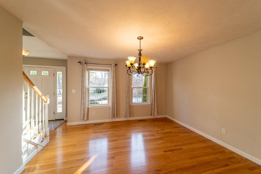 68 Brewster Road Mashpee, MA 02649 - Photo 7 of 33 Dining Area