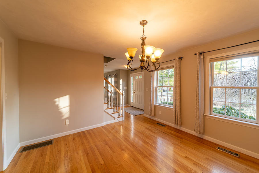 68 Brewster Road Mashpee, MA 02649 - Photo 8 of 33 Dining Area