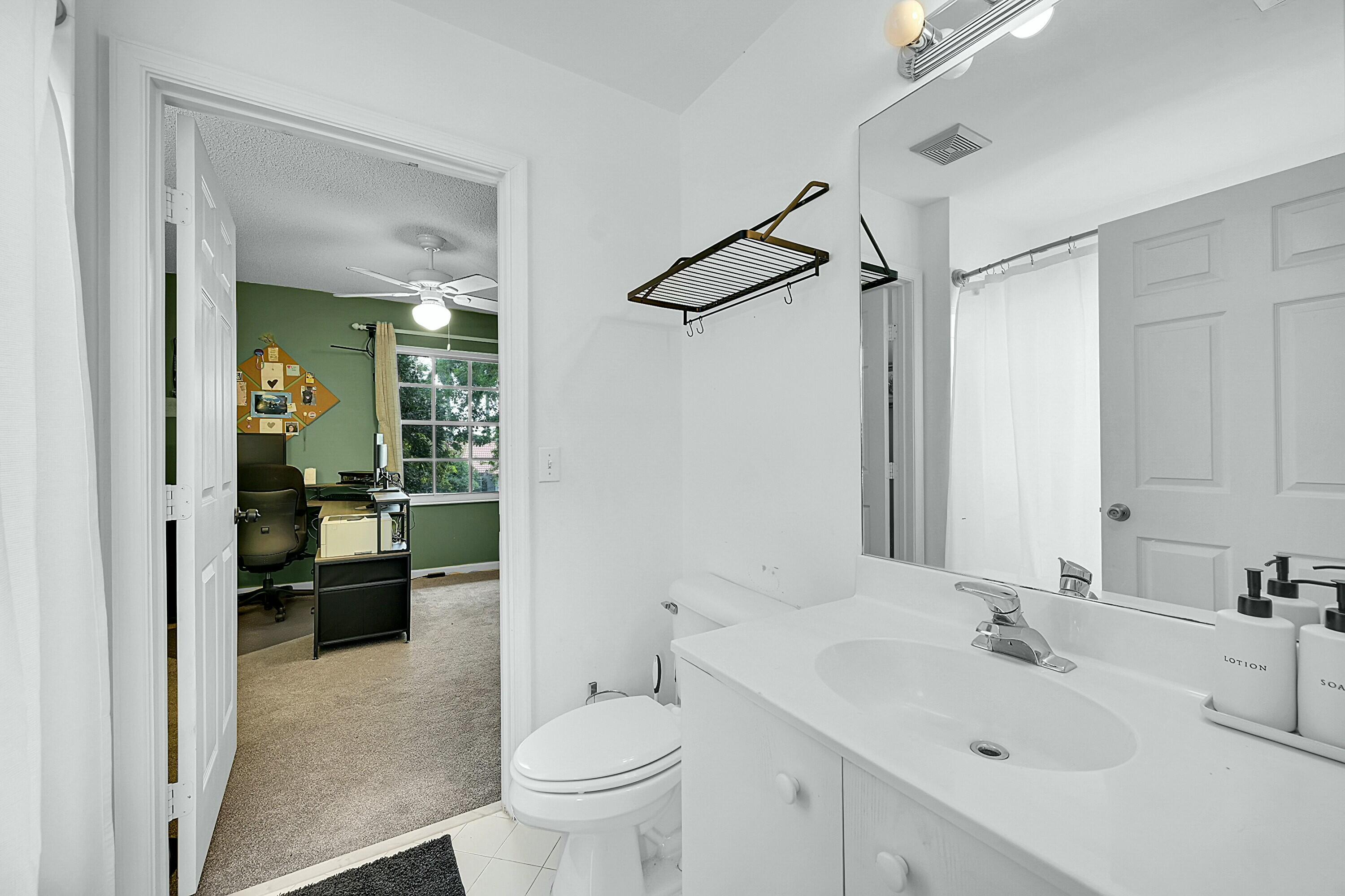 106 East Lee Road Delray Beach, FL 33445 - Photo 38 of 57 Jack and Jill Bathroom