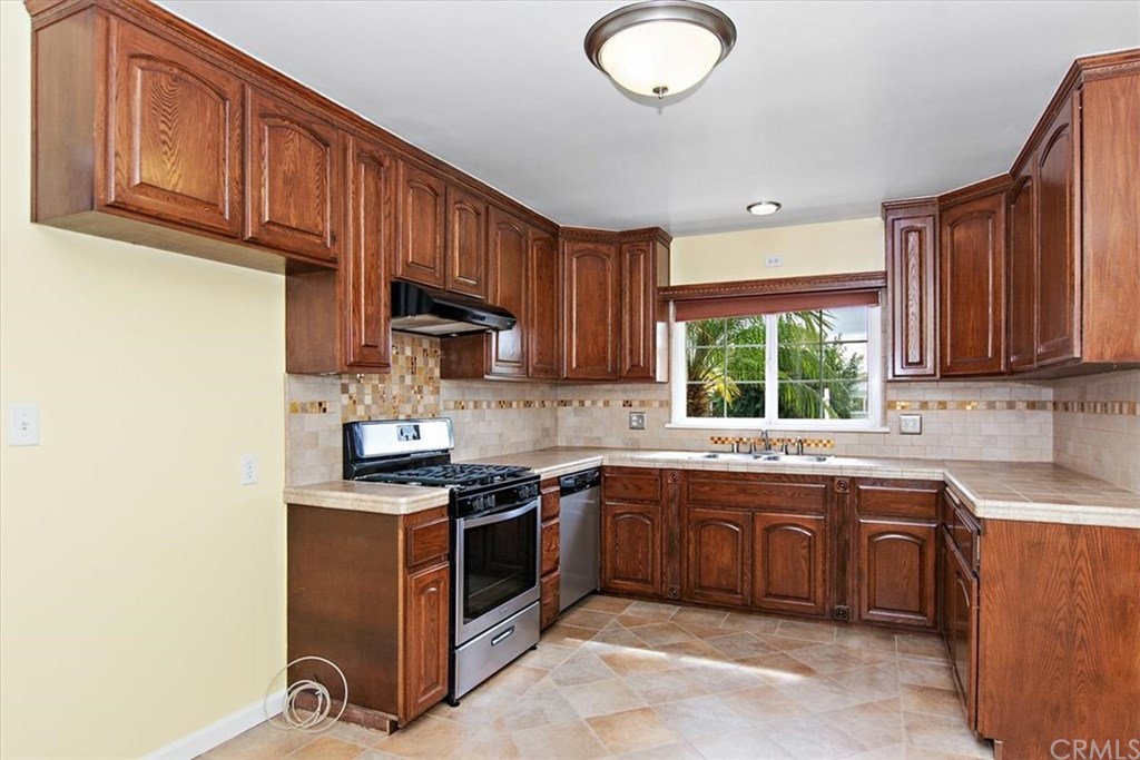 1731 Elaine Street Pomona, CA 91767 - Photo 6 of 23