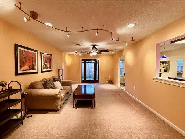 $2,500 | 201 Wall Boulevard, Gretna, LA 70056