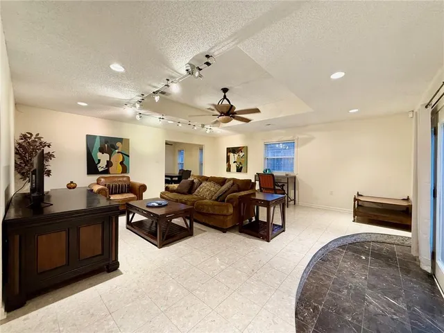 $2,500 | 201 Wall Boulevard, Gretna, LA 70056